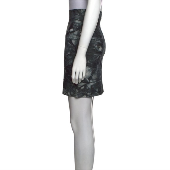 Herve Leger bandage mini skirt - Picture 2 of 7